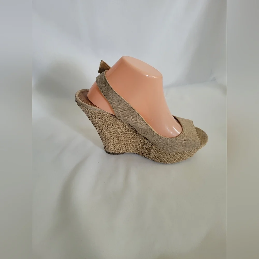 Steve Madden Oatmeal High Wedge Espadrille Sandals 9.5 EUC